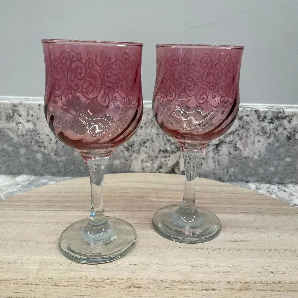 Cristalleria Fratelli Fumo Pink Glass Pair of Italian Wine Glasses Swirl Etching